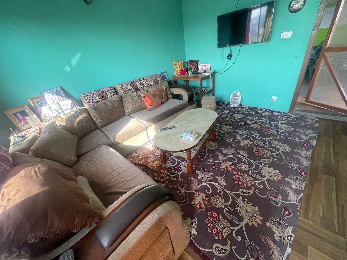 Jake's kitchen and bedroom with sunny balcony — photo