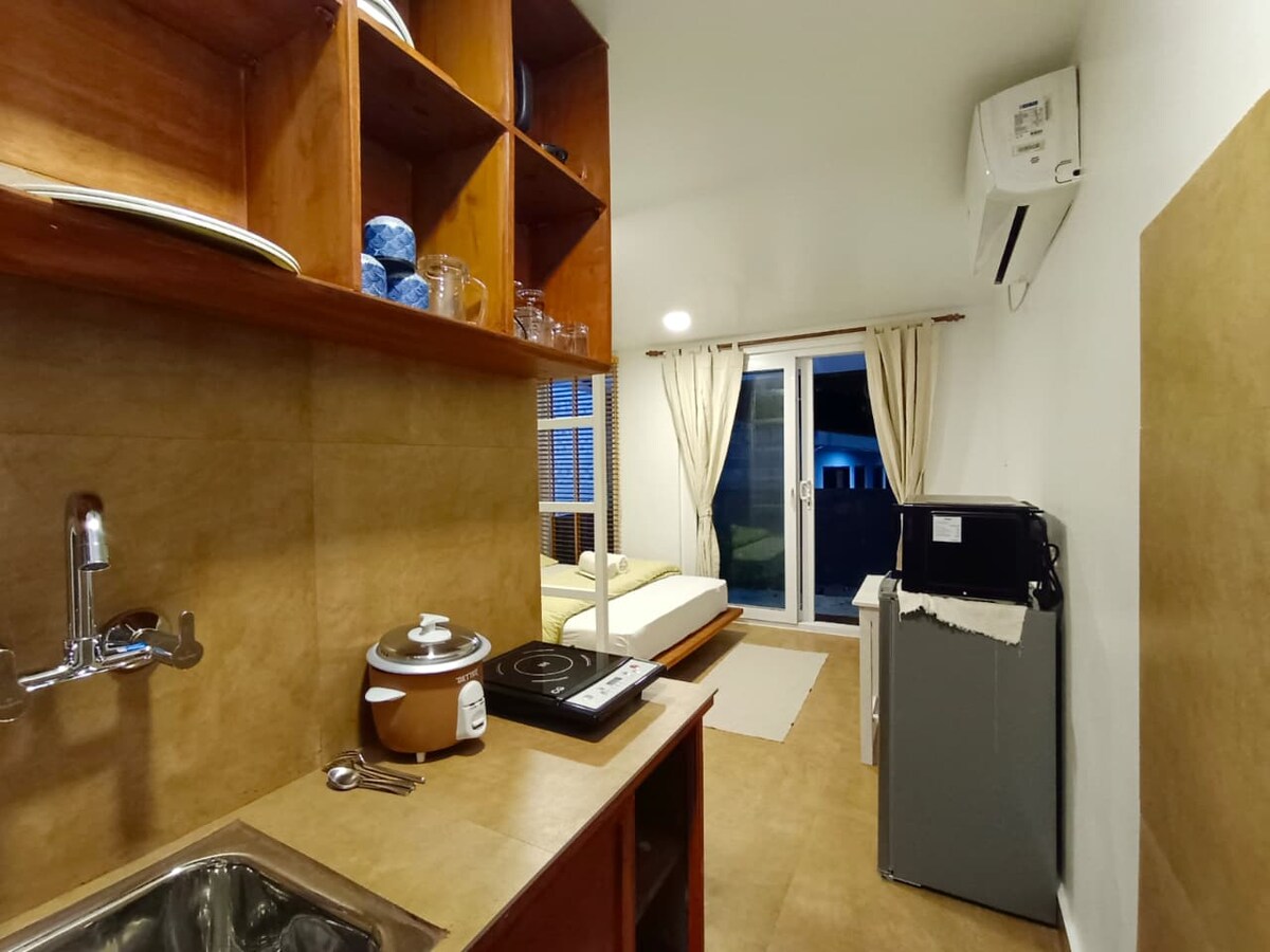 Modern Micro Studio | Private Ground Floor Comfort — photo