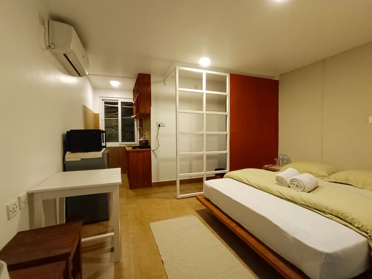 Modern Micro Studio | Private Ground Floor Comfort — photo