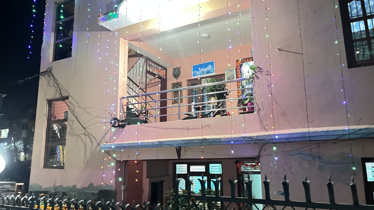 evoke feelings of peace, charm, or luxury,