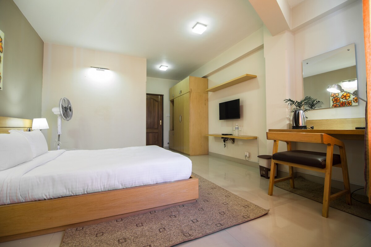 ROOM 102 - URBAN RETREAT STUDIO APARTMENT — photo