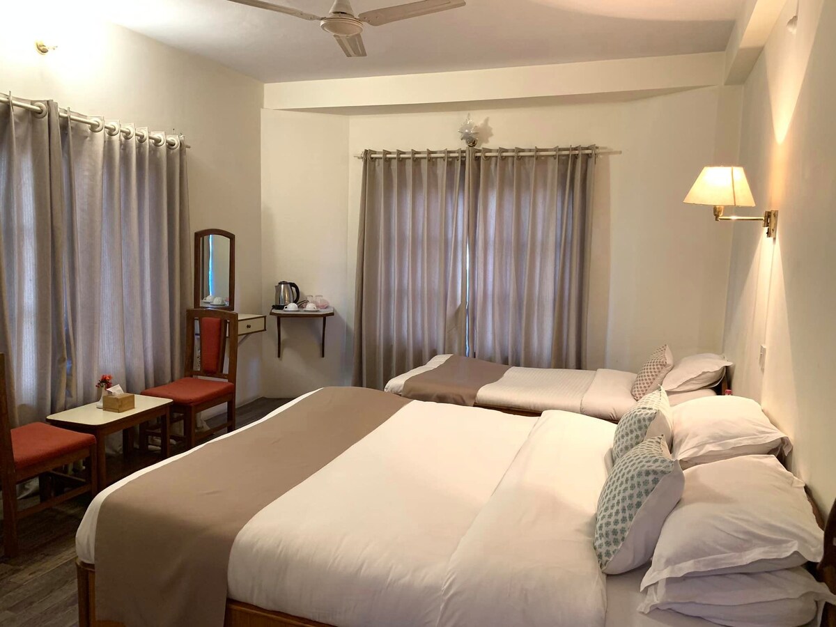 Clean & Safe Stay at Lakeside.