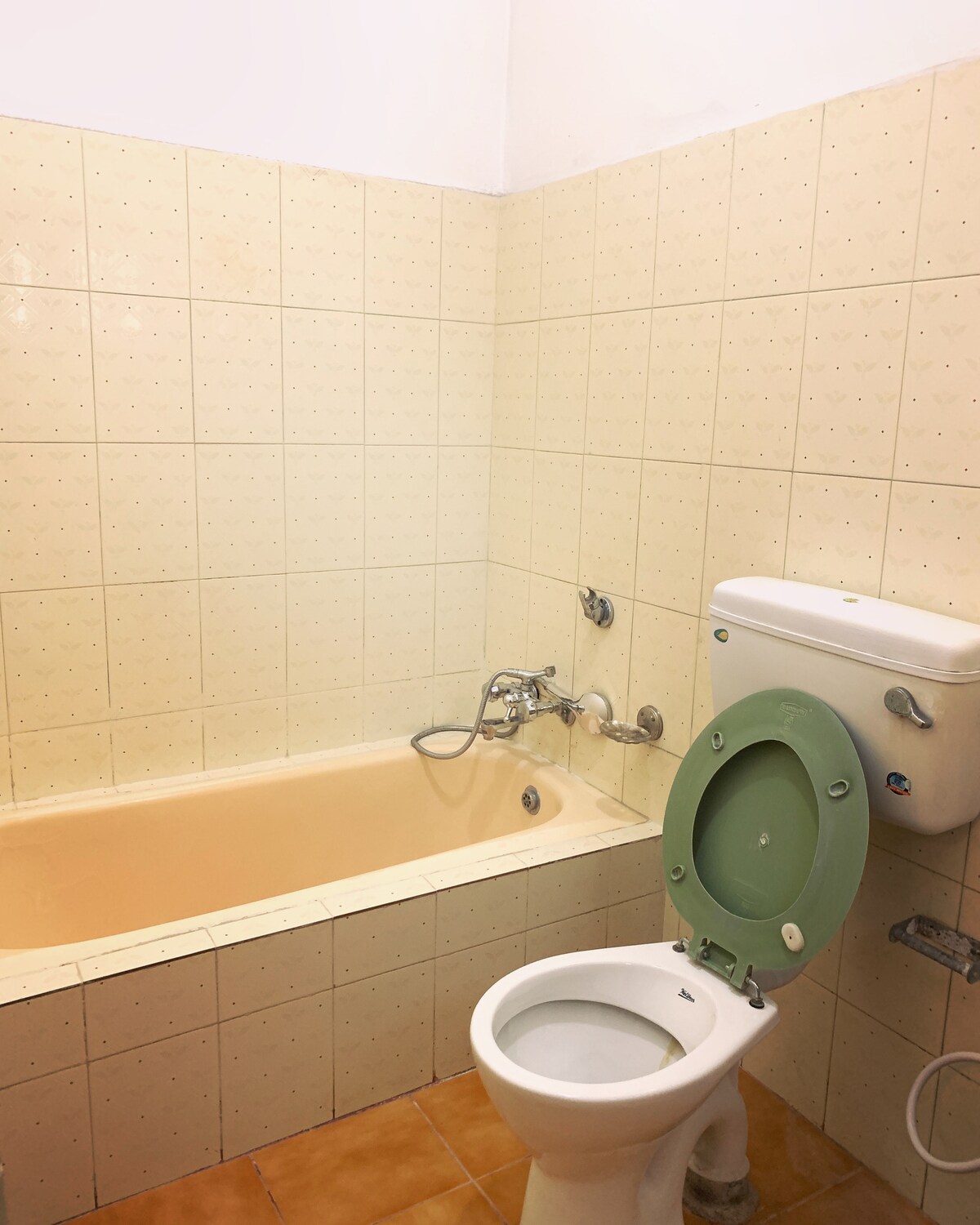 Clean & Safe Stay at Lakeside. — photo