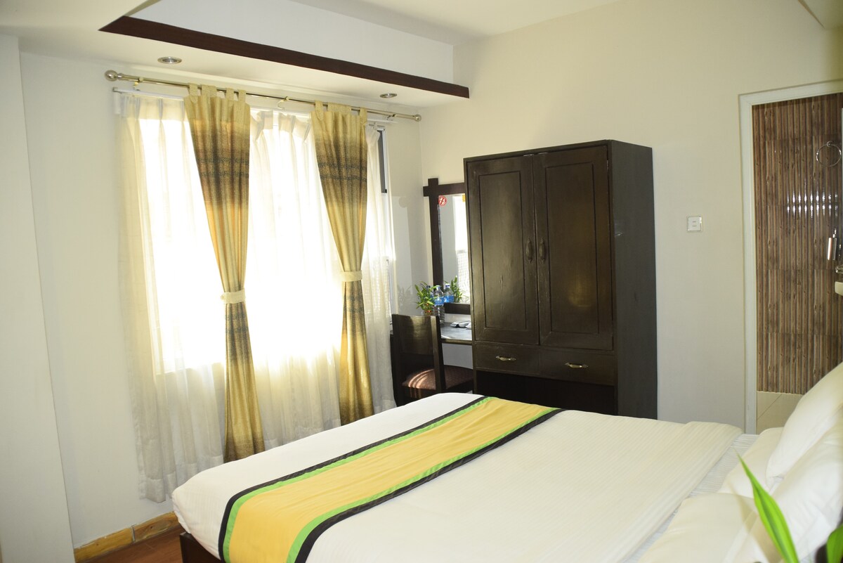 Tourists friendly room in Kathmandu. Quiet & Green — photo