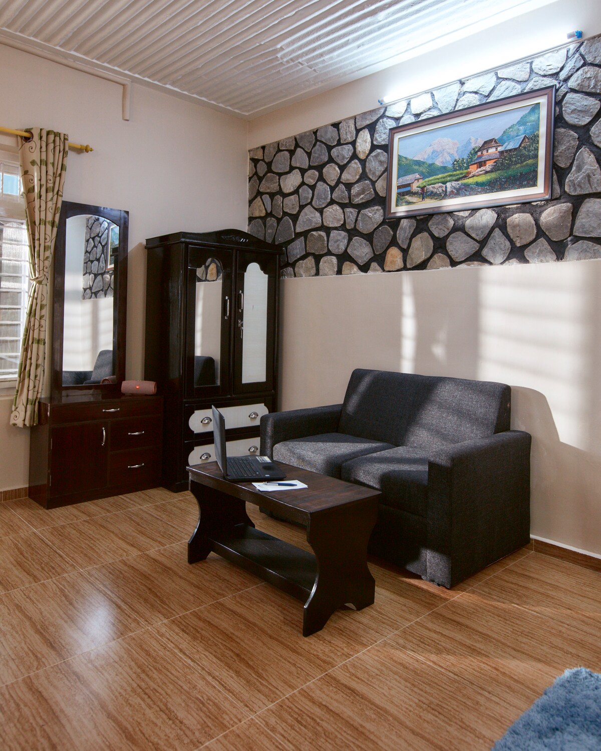 City Dweller's Studio Apartment — photo