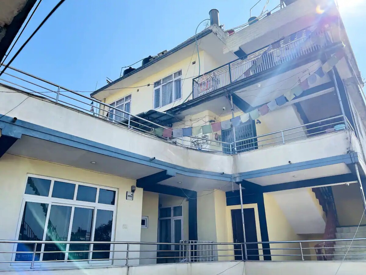 Snow Lion Stay: 2BHK flat near Boudha Stupa — photo