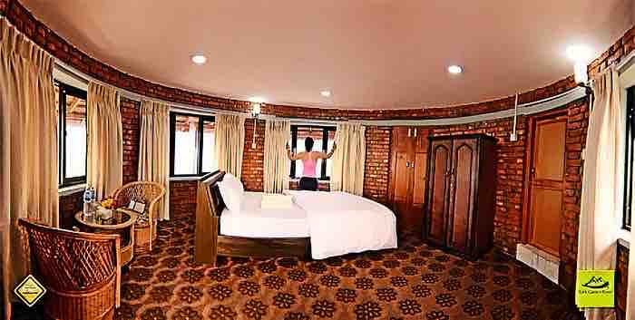 Private Castle Mountain, Lake & City View  Pokhara — photo