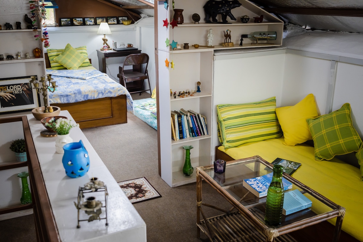 Hilltop Earthbag Sanctuary Near Kathmandu — photo