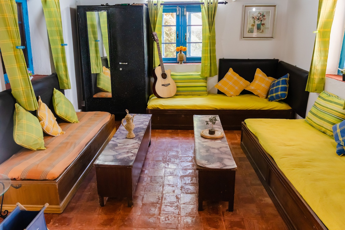 Hilltop Earthbag Sanctuary Near Kathmandu — photo