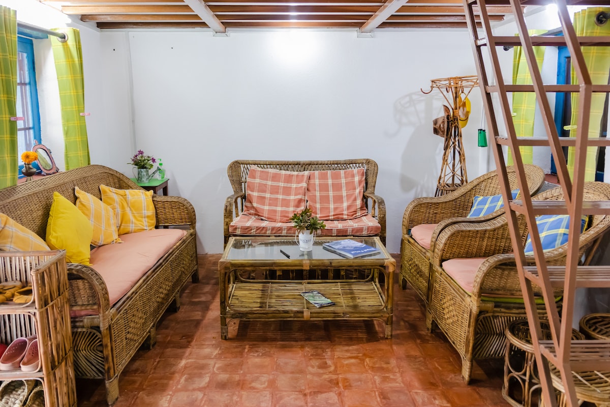 Hilltop Earthbag Sanctuary Near Kathmandu — photo