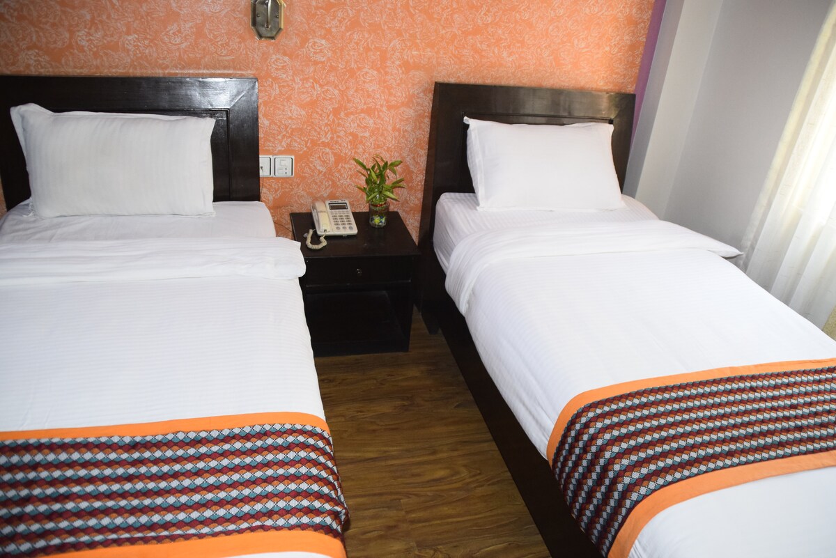 Quiet Escape in Busy Thamel with private bathroom — photo