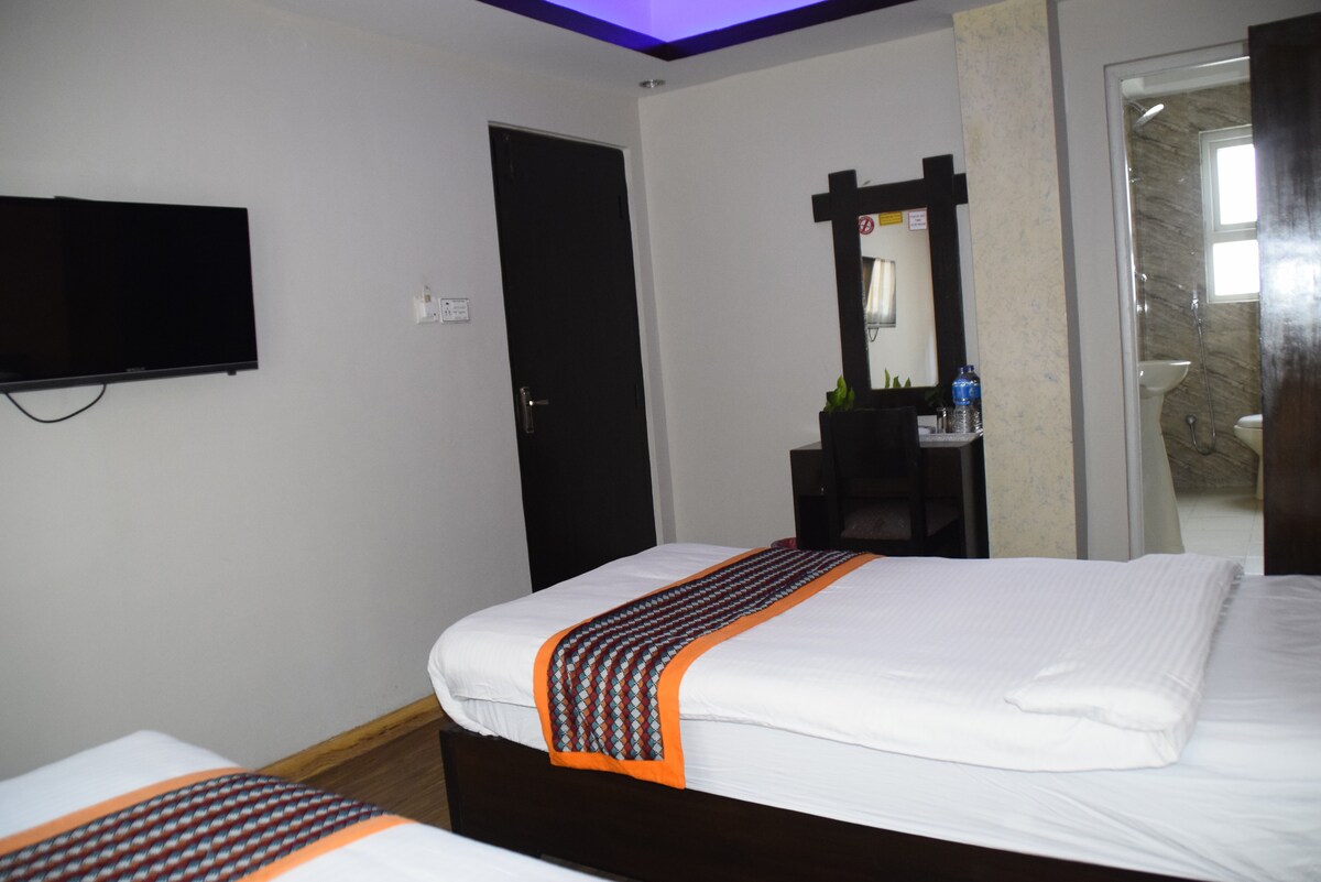 Quiet Escape in Busy Thamel with private bathroom — photo