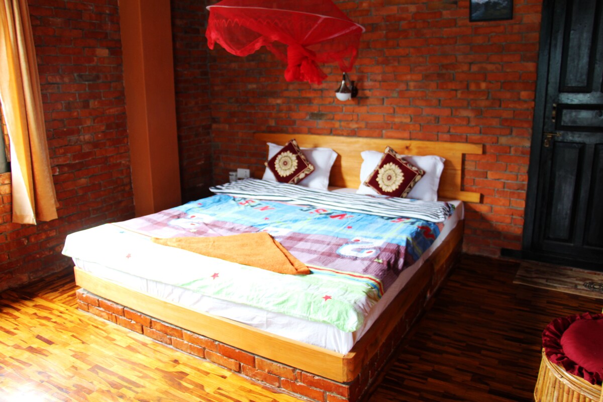 The Ganesh Room: Beautiful Lakeview Private Room — photo