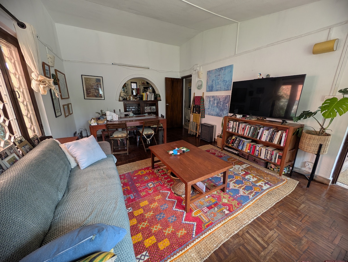 The Little Yellow House — photo