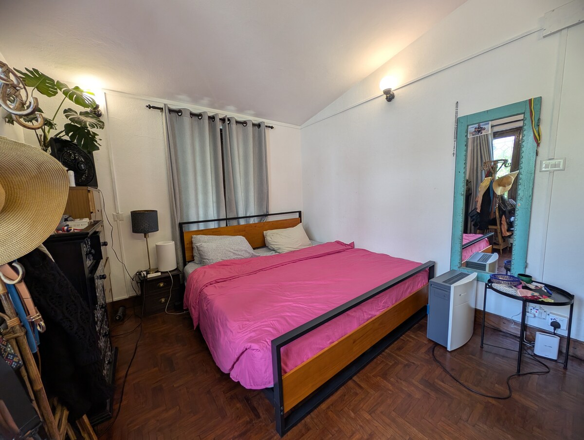 The Little Yellow House — photo