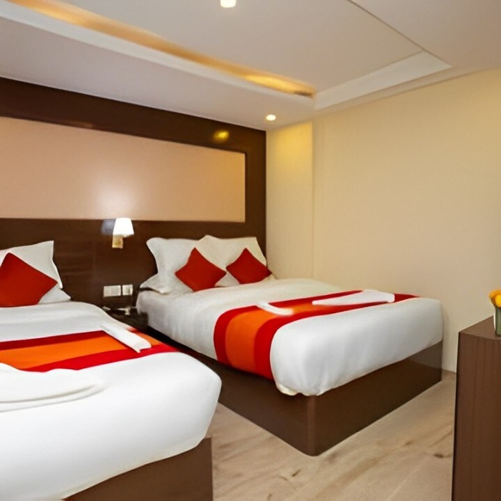 Family Room with Garden — photo