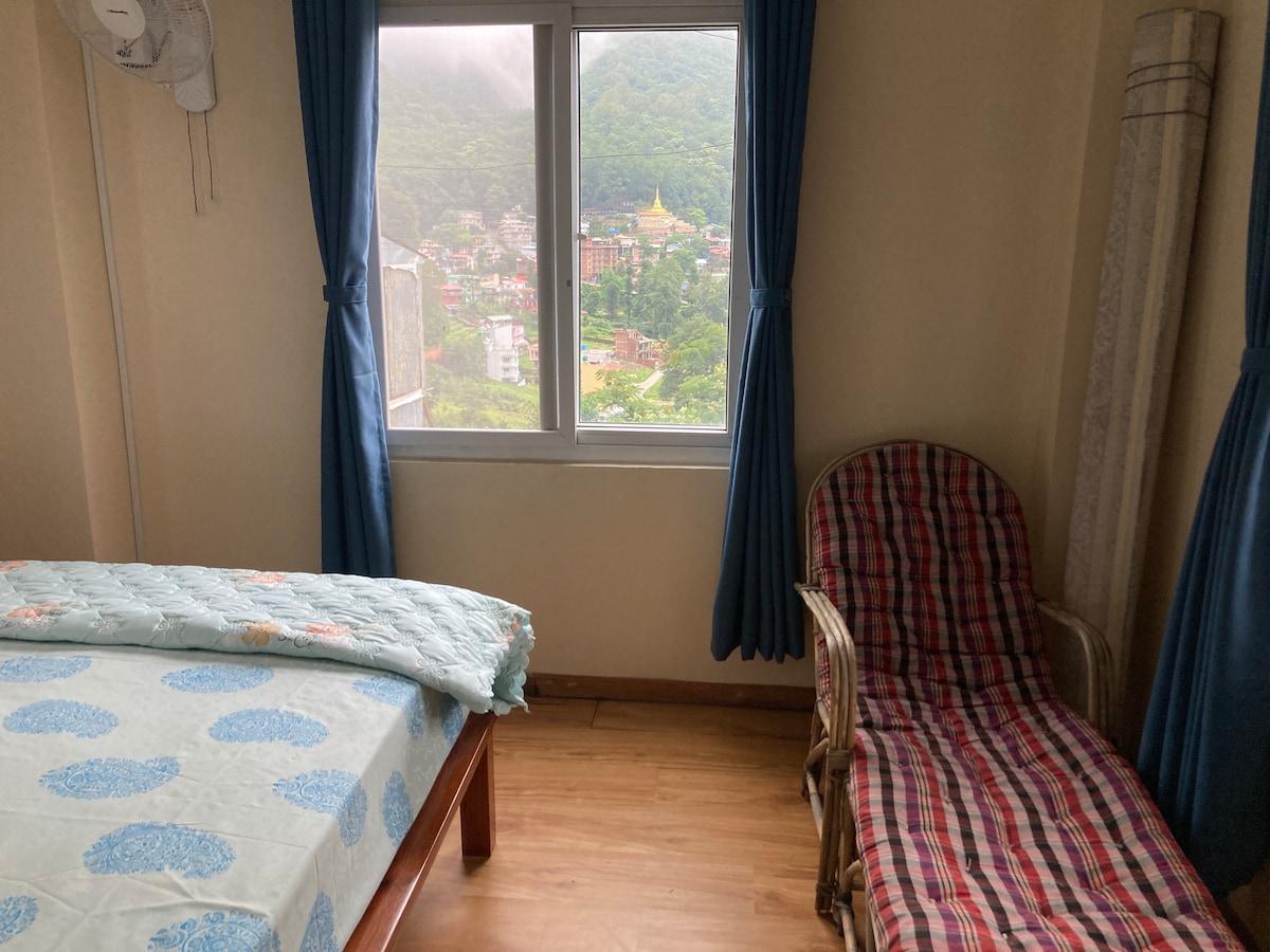 Full Valley Views & Waffles — photo