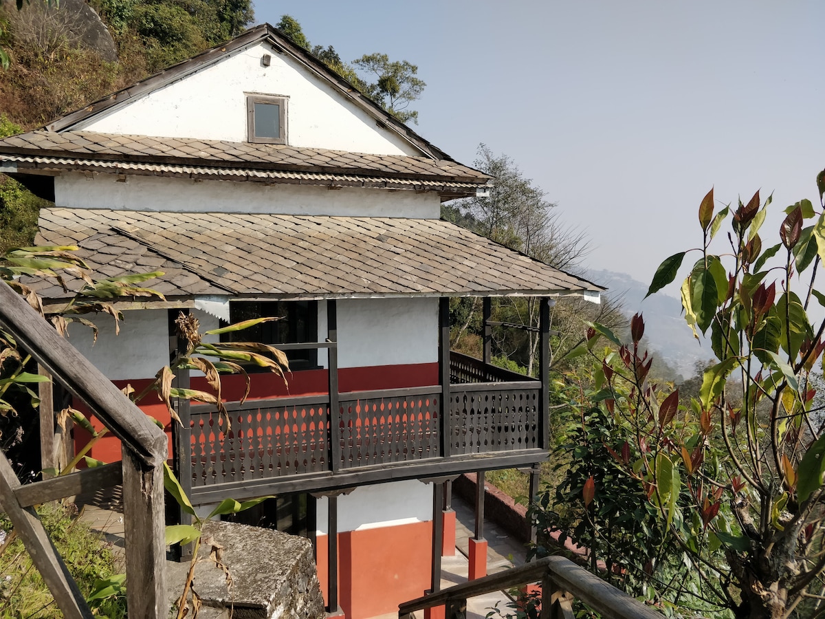 Everest Manla resort — photo