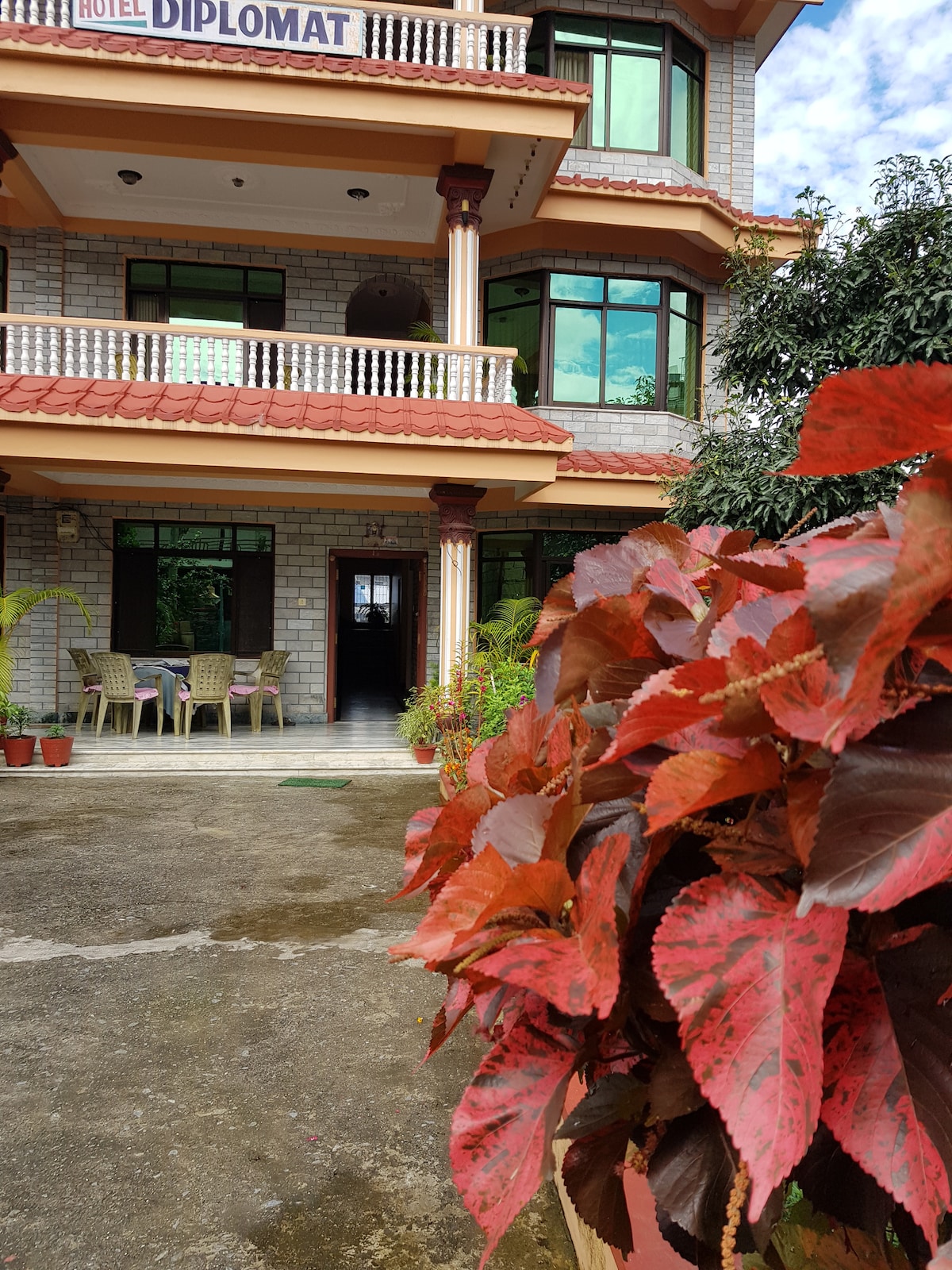 Luxurious room w/ homely feel at Hotel Diplomat ! — photo