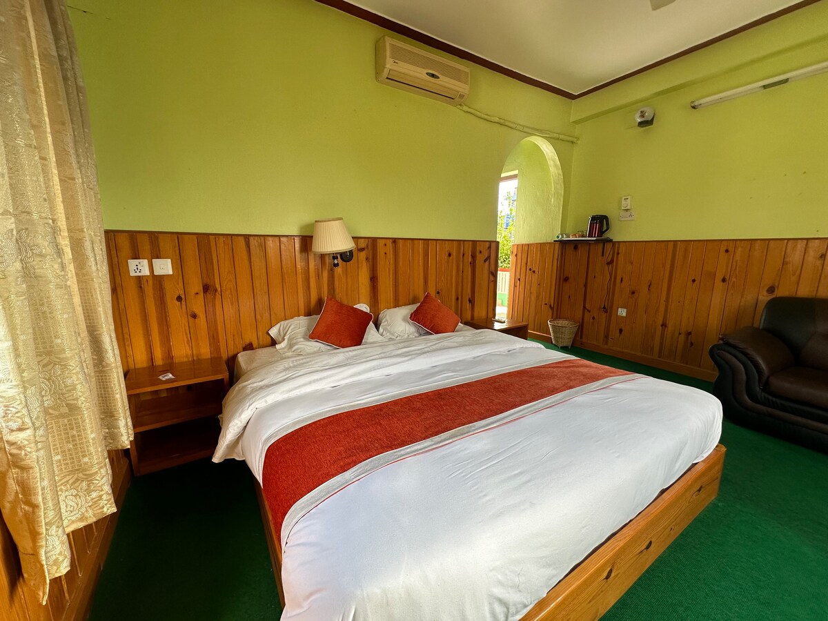 Mountain View Deluxe Room — photo