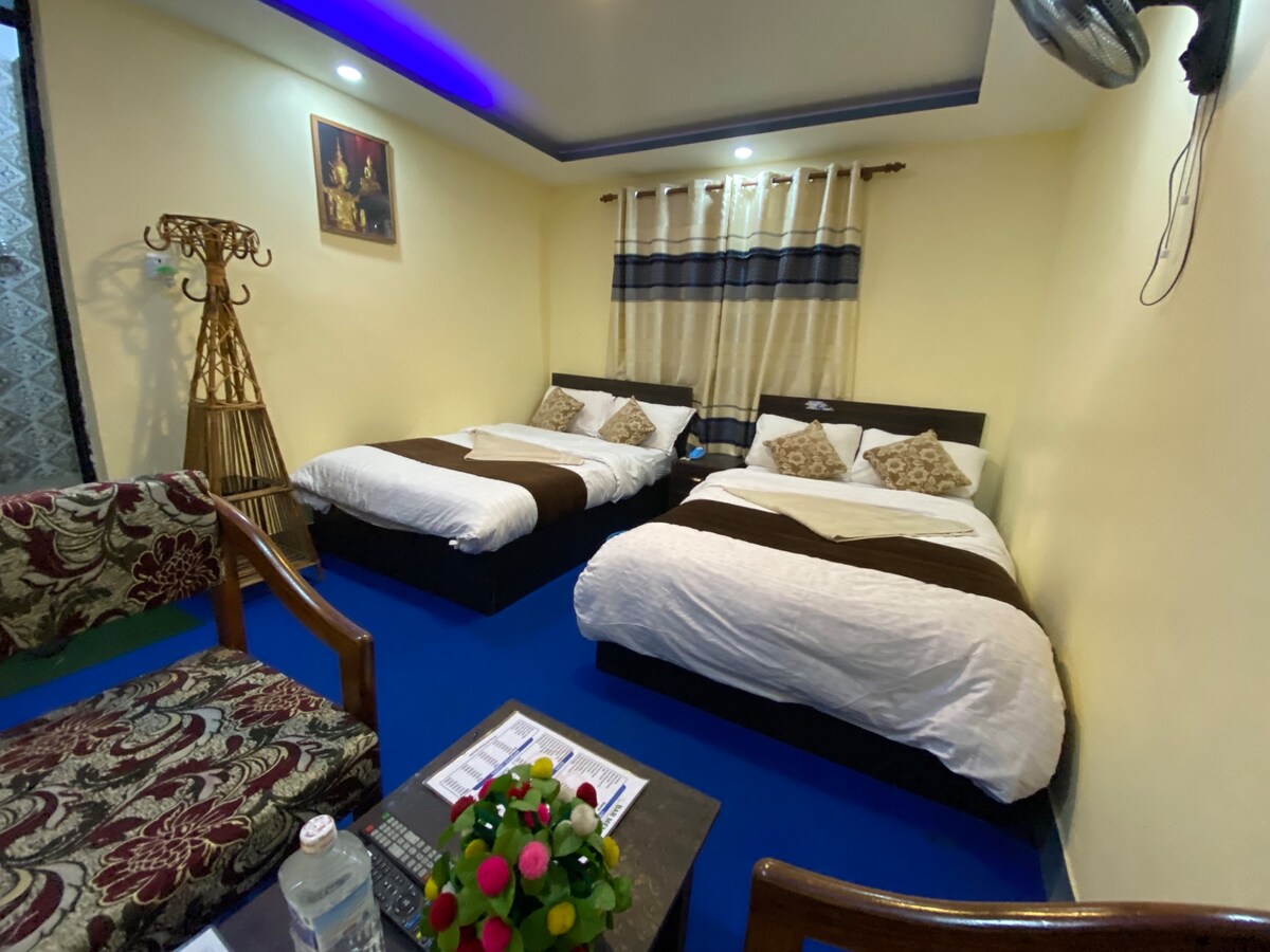 Superior Double Queen Bed Family Room