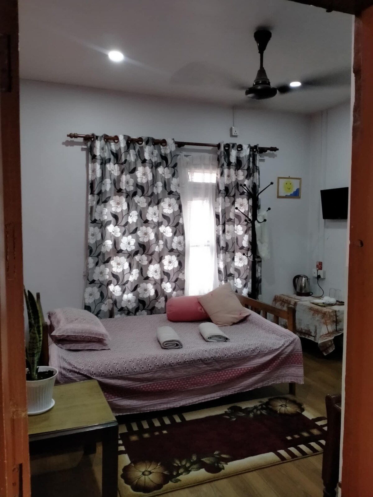 Peaceful and Homely 2 BHK, with attached kitchen — photo