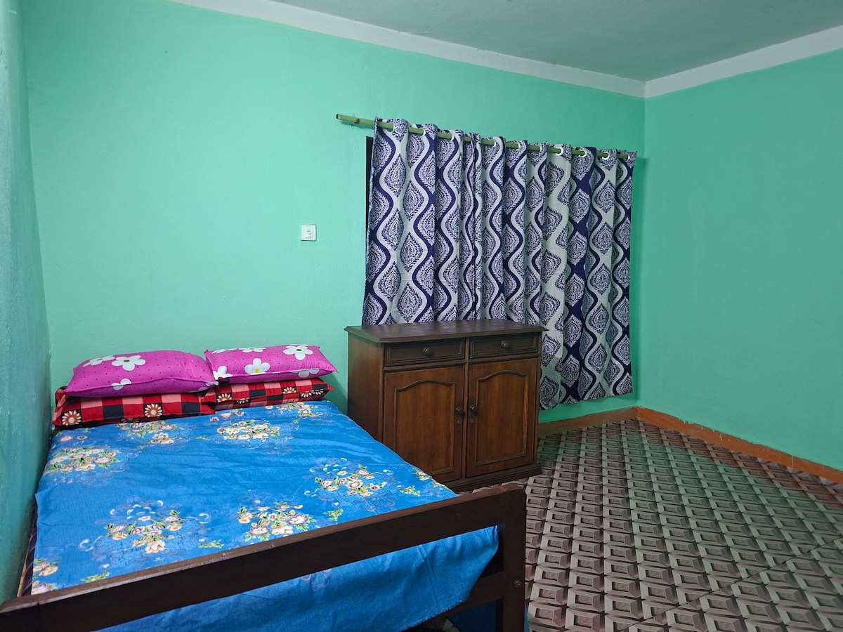 Authentic homestay at mid-hill of a sub-urb in KTM