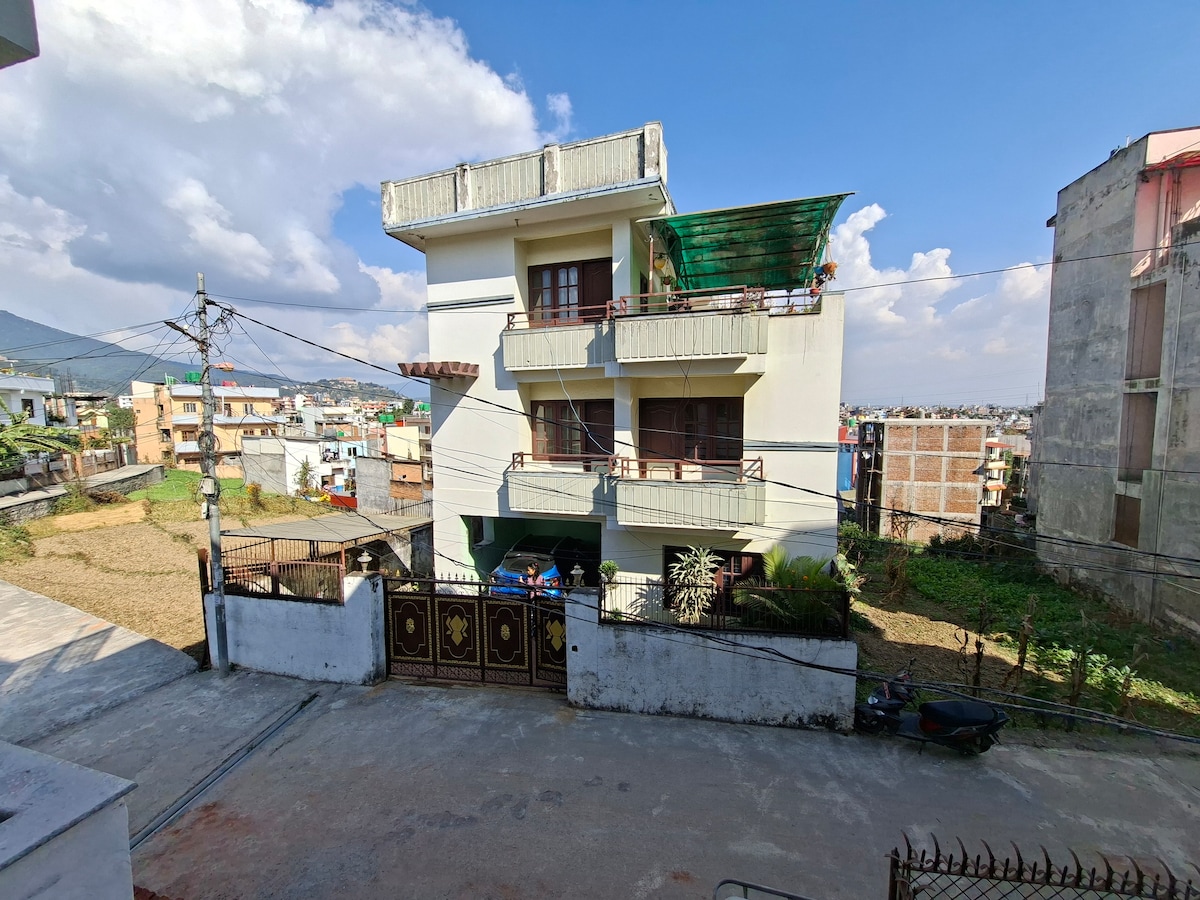Authentic homestay at mid-hill of a sub-urb in KTM — photo