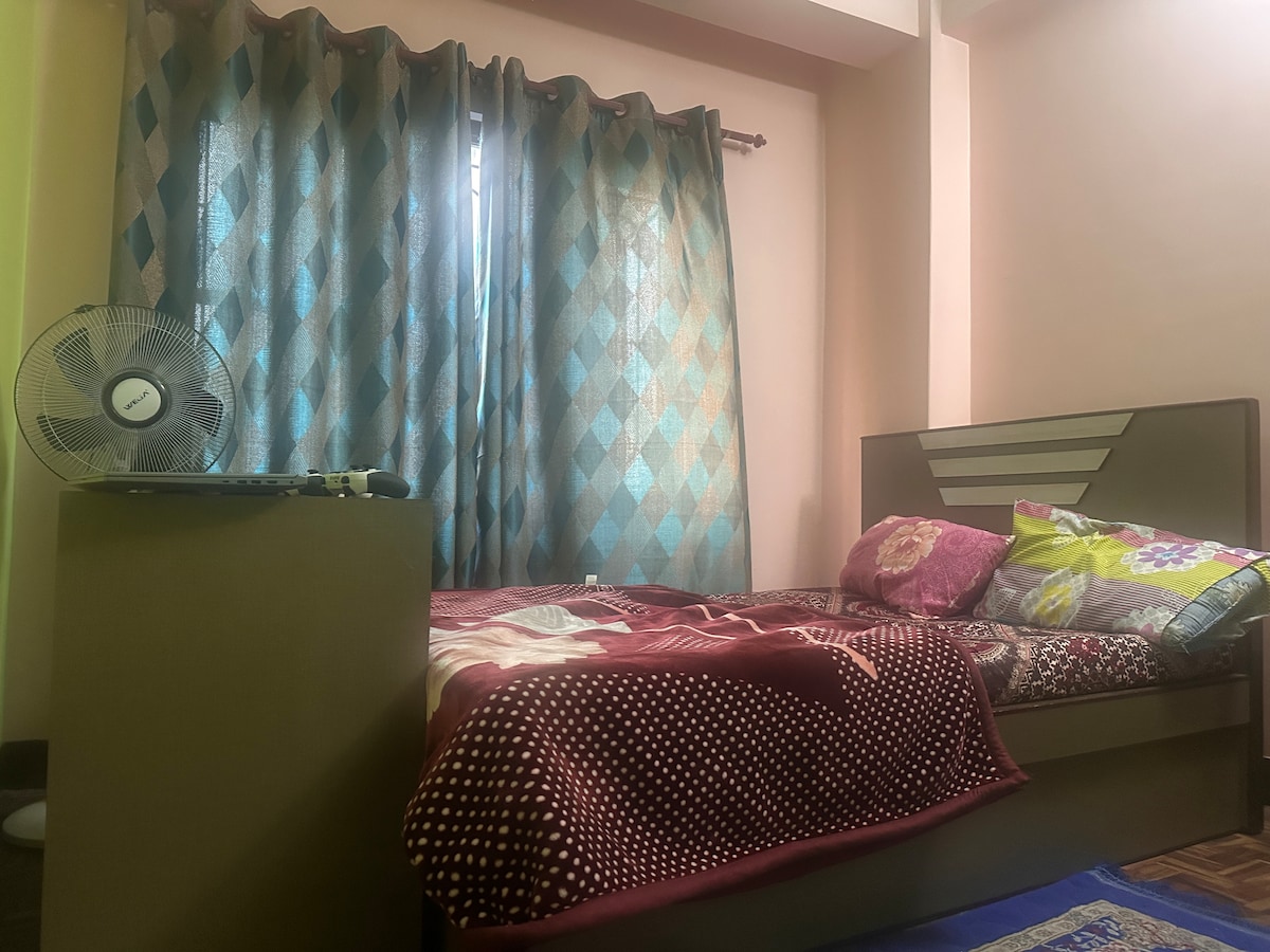 Home vibe, furnished room, kitchen, peaceful. — photo