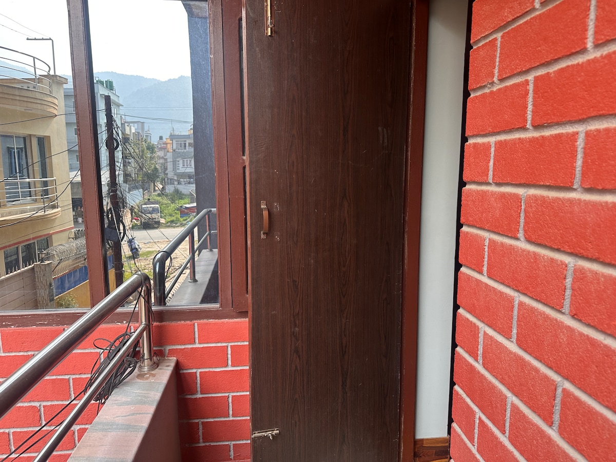 Home vibe, furnished room, kitchen, peaceful. — photo