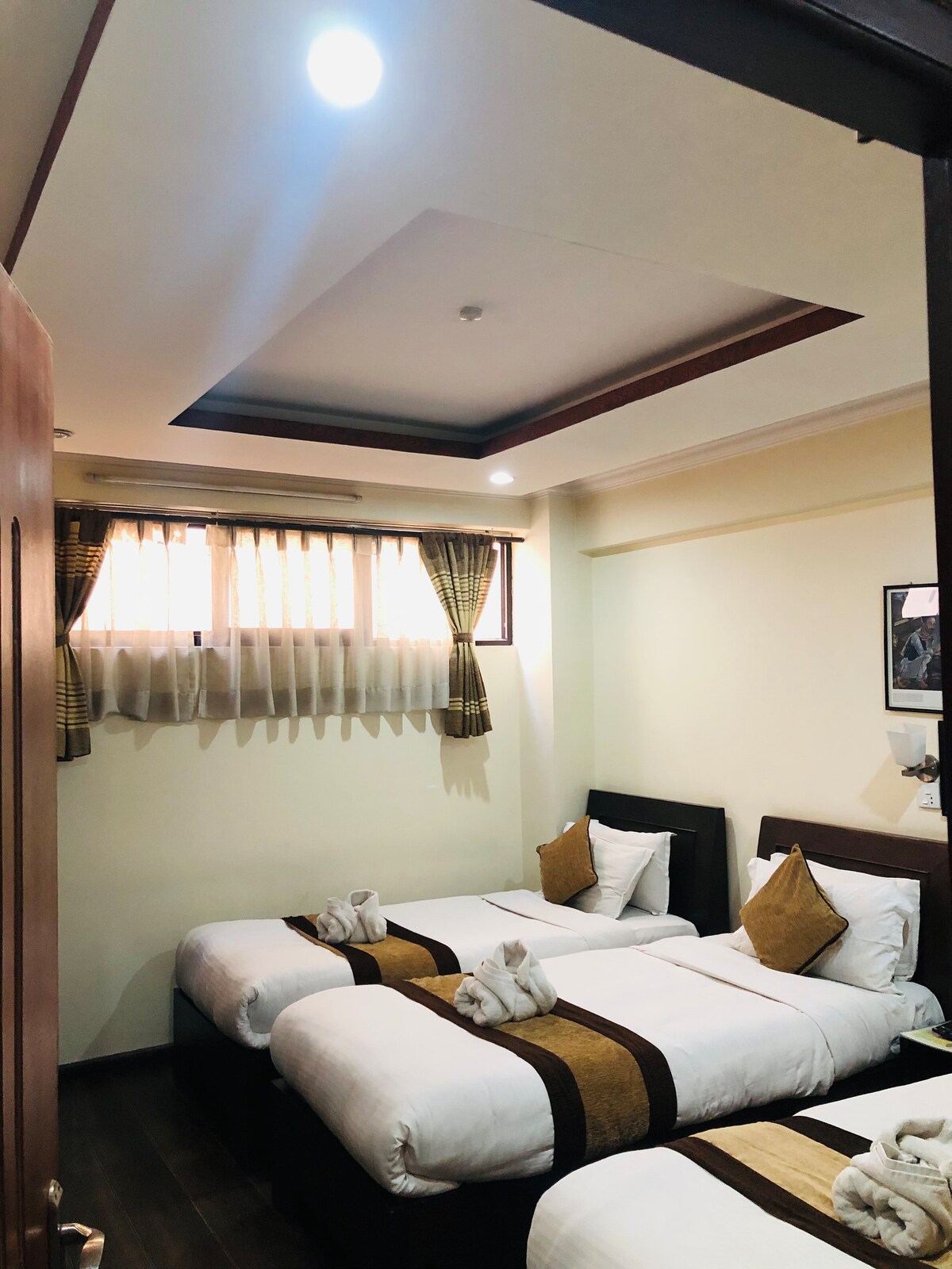 Thamel Hotel/Nepal/Triple Room — photo