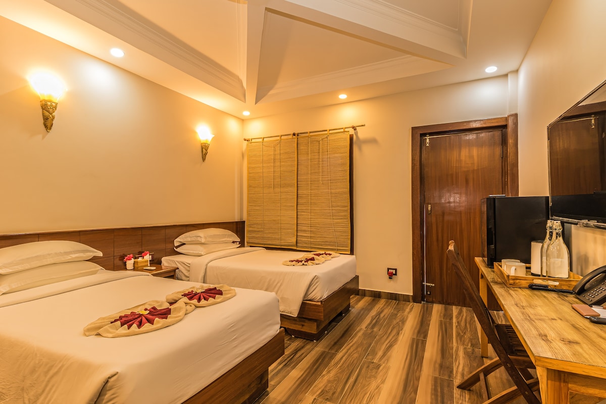 Kasturi Superior Twin - Munal and Mayur Resort