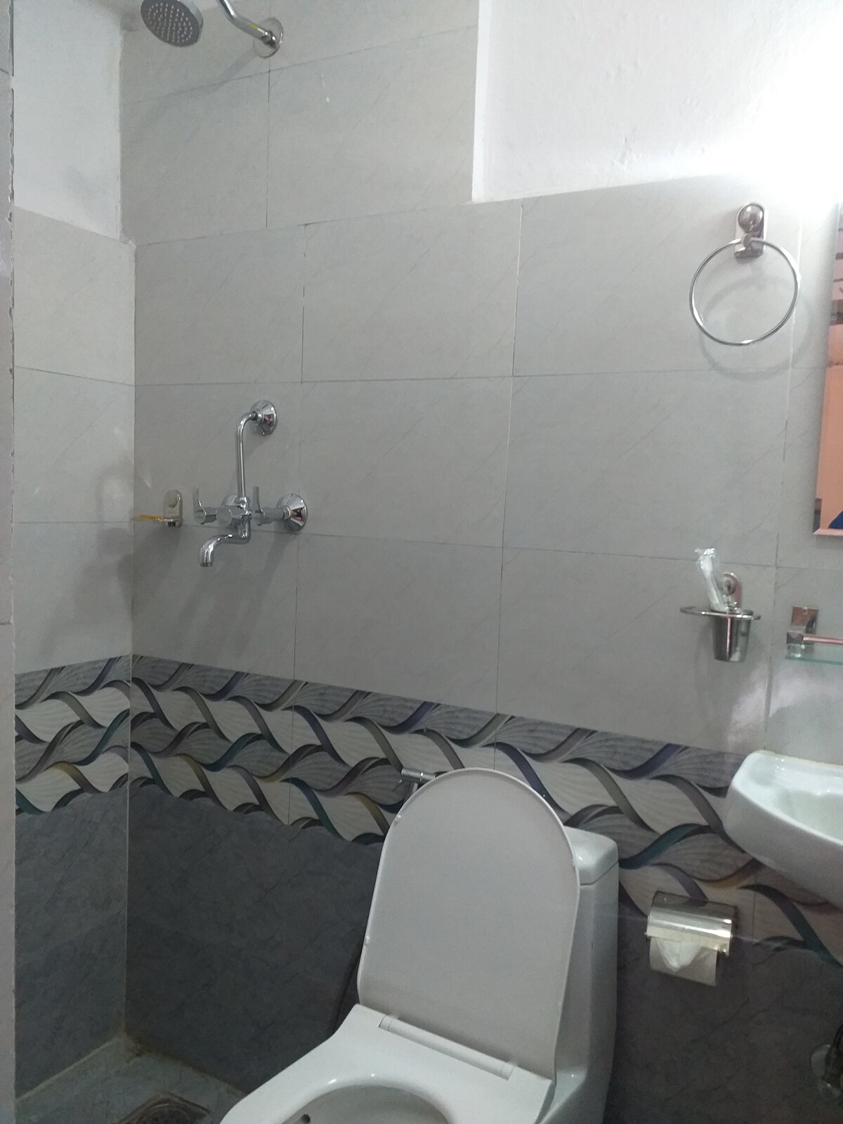 Double bed with private bathroom — photo