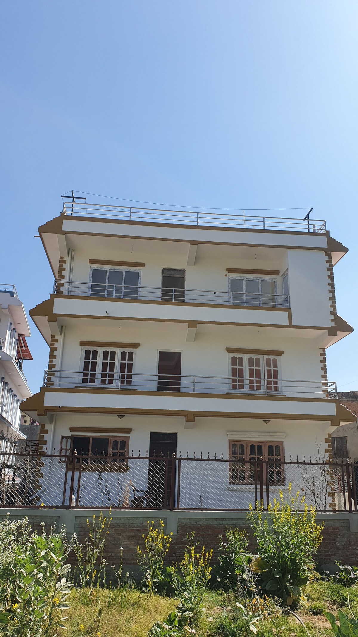 Elegant Escape — photo