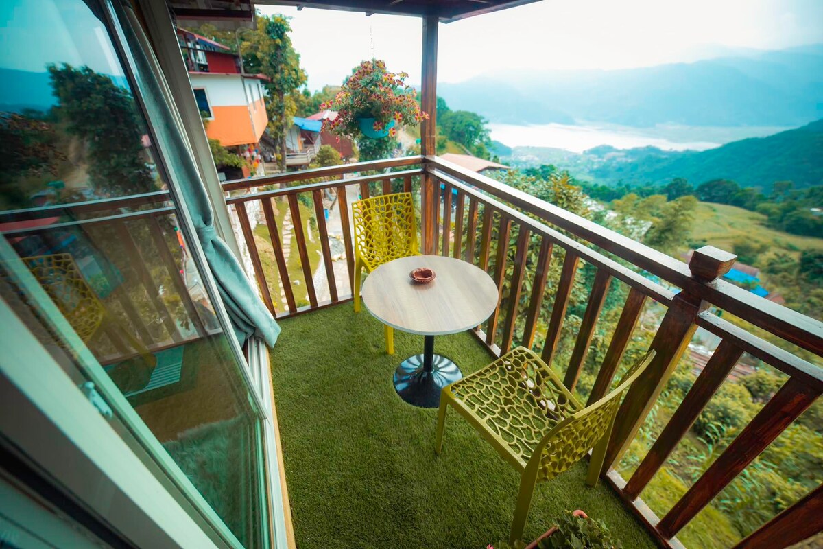360 ° Pokhara view of Cottage in Valley — photo
