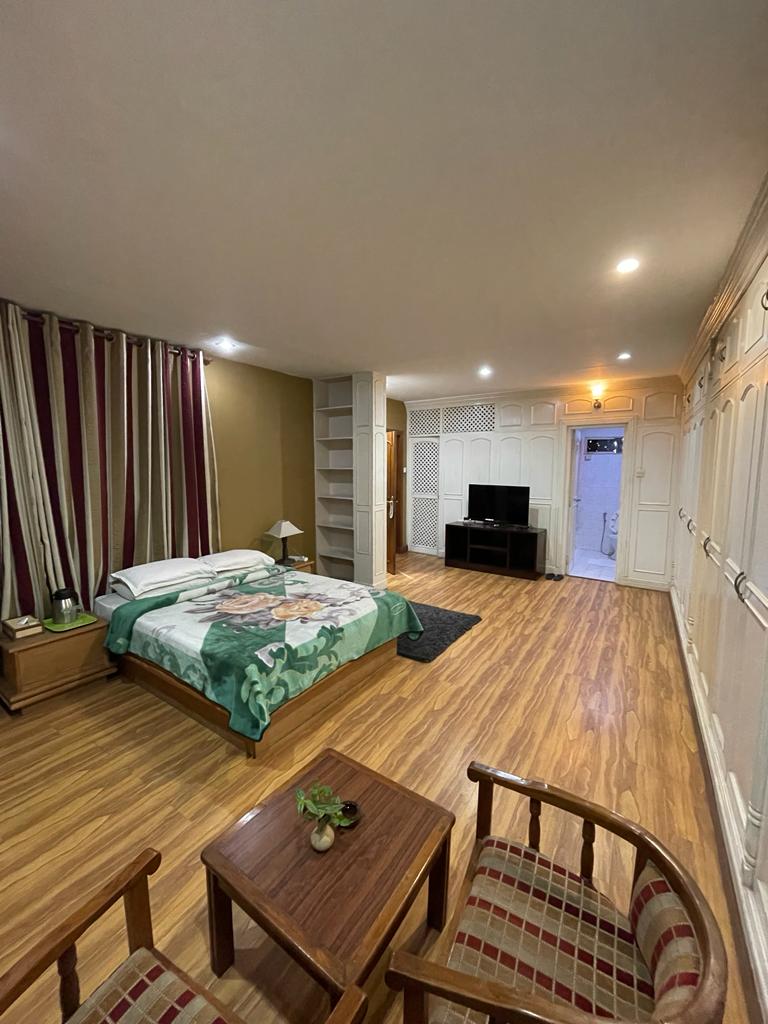 303 Greenwich apartments — photo