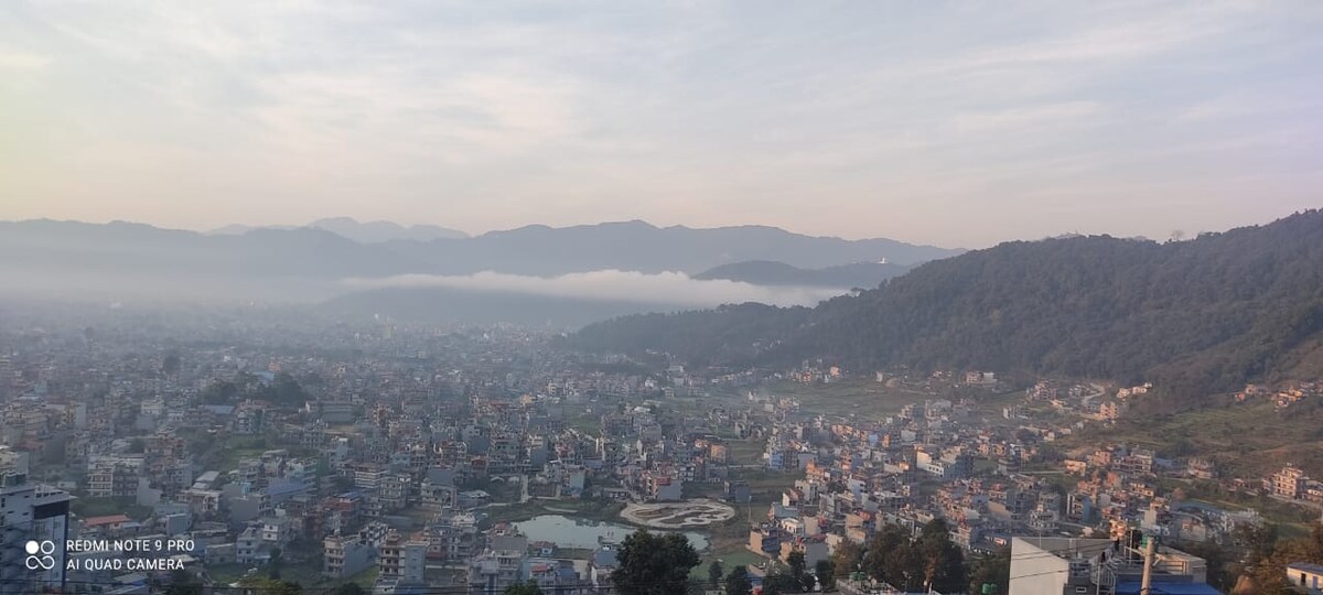 Calm City View Stay Surrounded by Nature — photo