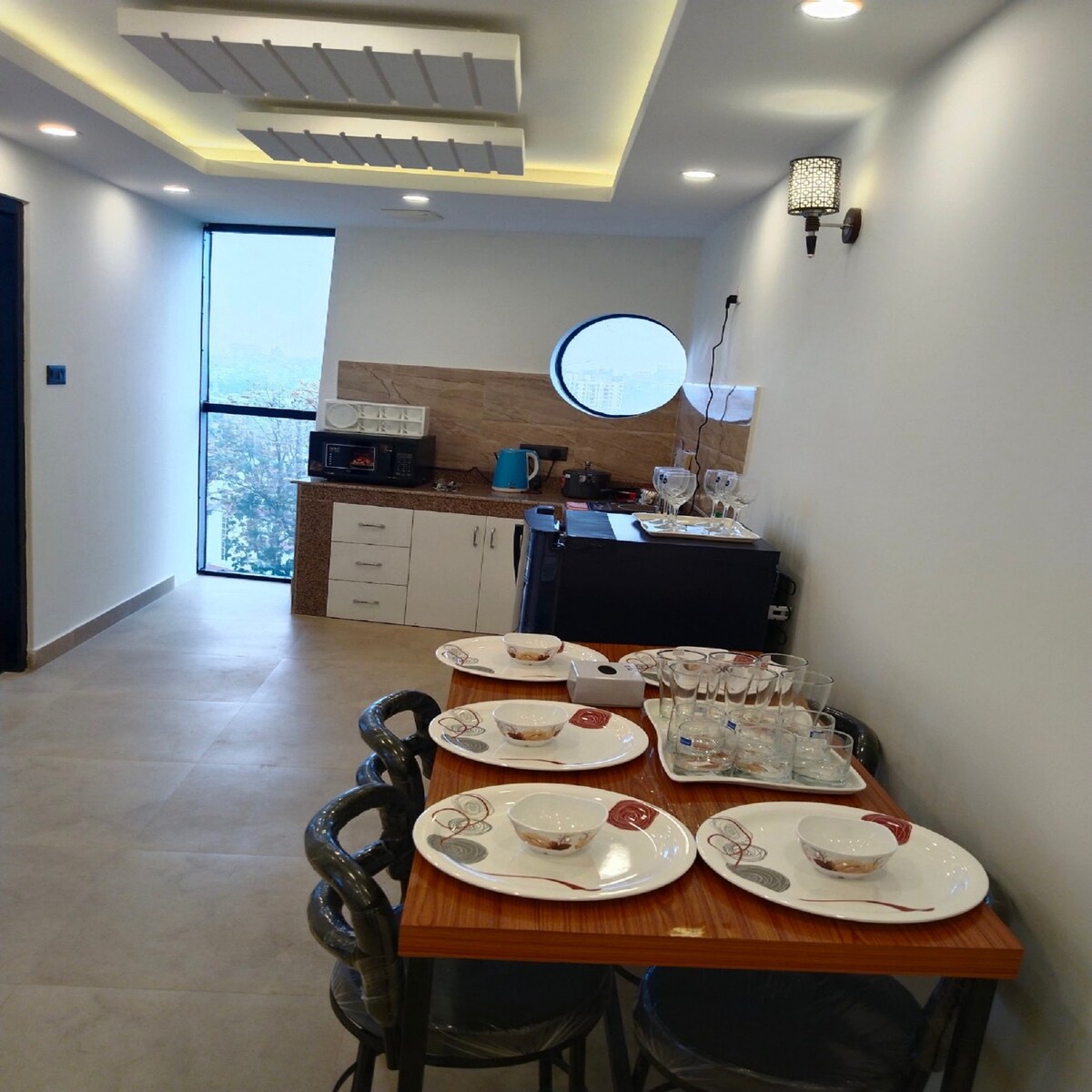 Travelers Paradise — photo