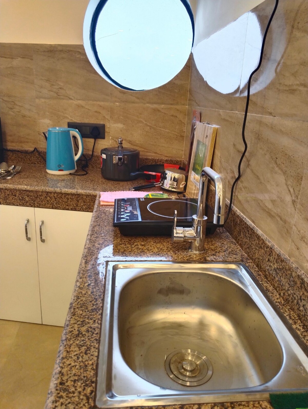 Travelers Paradise — photo