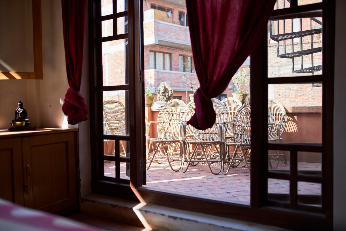 Private floor in the house of a Newar family — photo