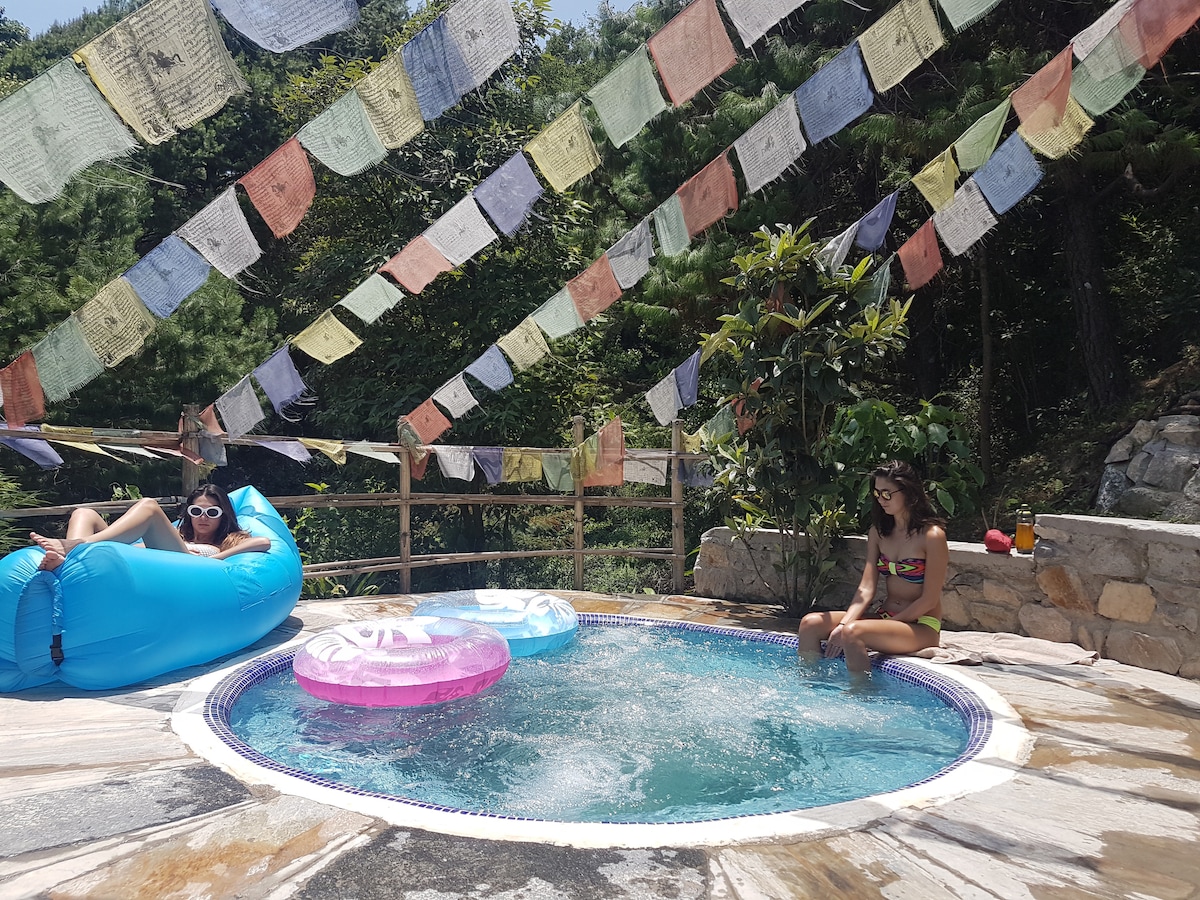 Yurt-Tent with private Jacuzzi — photo