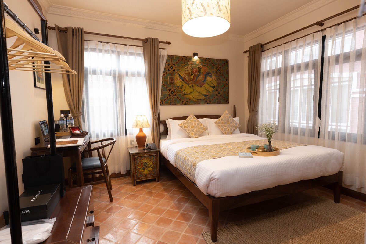 SUPER HOST | Chic Queen Size Bed with Breakfast! — photo