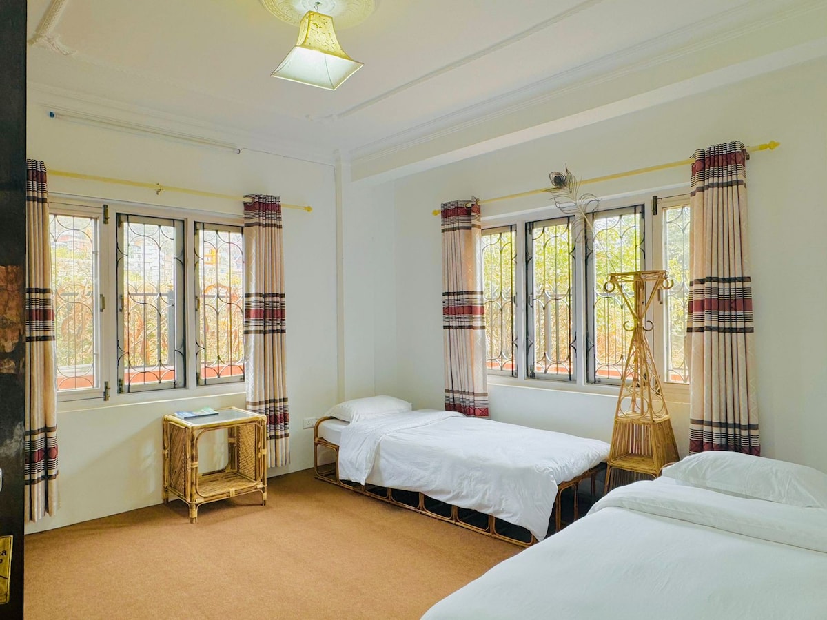 Busha Home 2, Double Room with Shared Bathroom