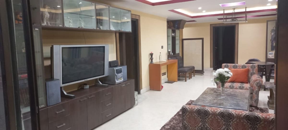 Comfortable, Spacious, Posh Area — photo