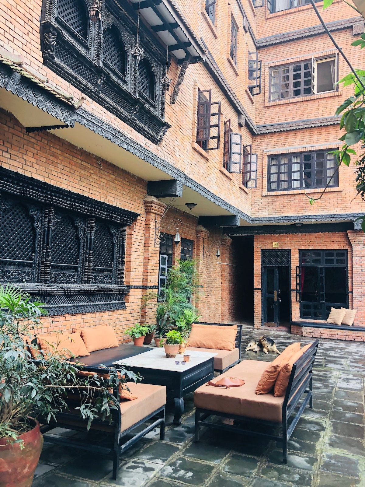 Courtyard Pujan Suite Room — photo