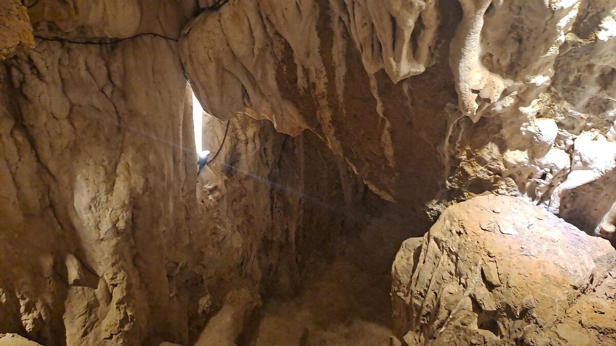 Kailash villa (cave cabin/lake front) — photo