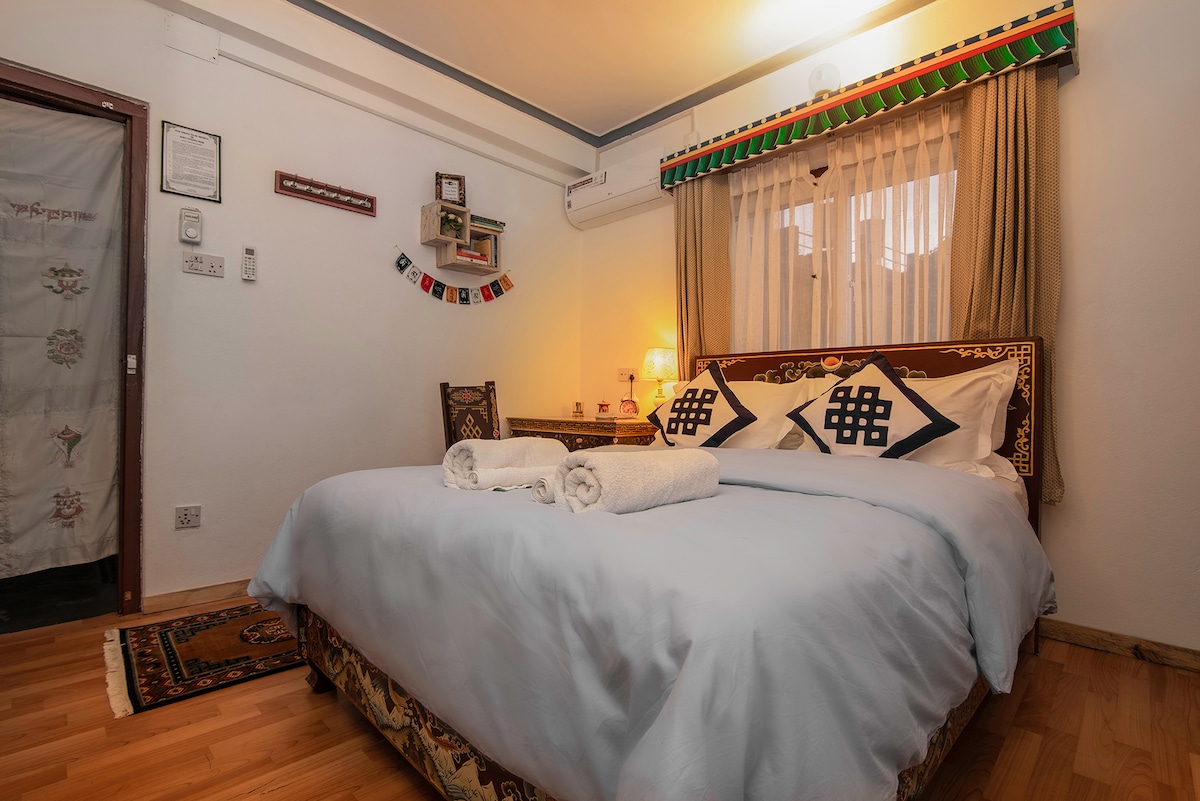 Experience Unique Tibetan Room — photo