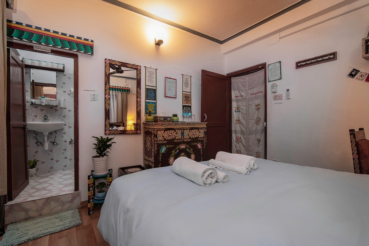 Experience Unique Tibetan Room — photo