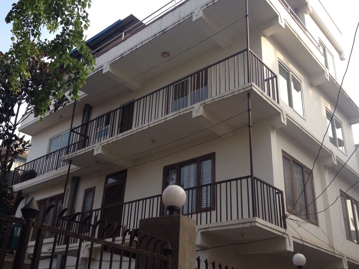 Beautiful Terrace Room Near Airport-New Baneswor — photo