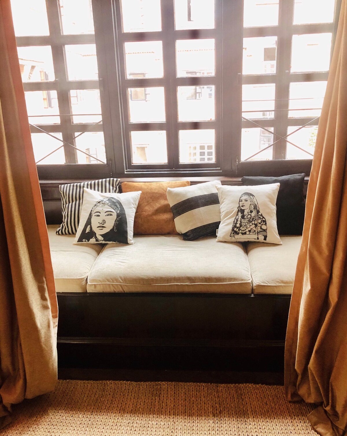 Courtyard Pujan Suite Room — photo